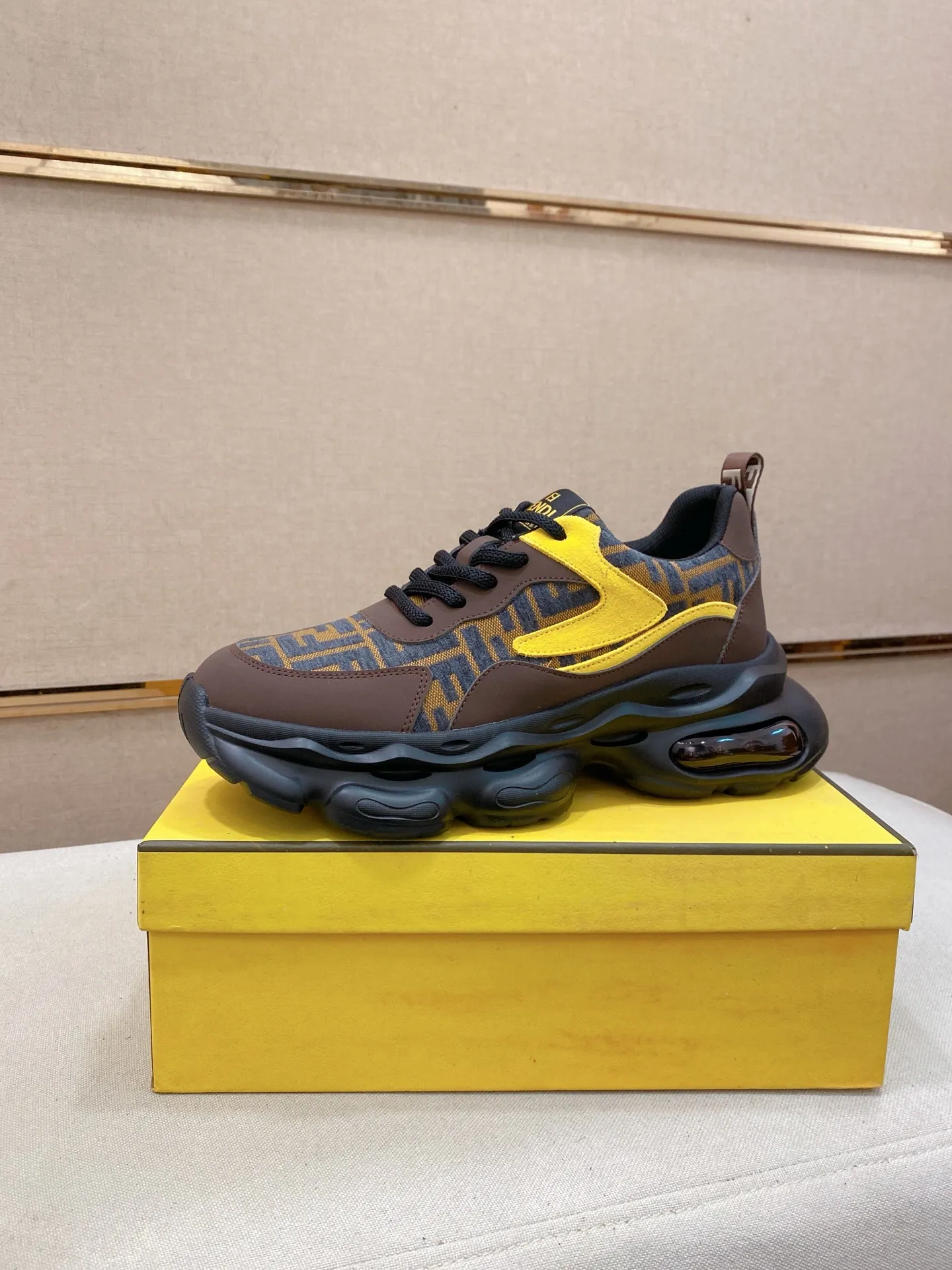 Factory price 442💰 (fendi) New style 👊🏻 upper 🇮🇹 imported cowhide fabric 🇩🇪 lining imported sheepskin lining. The original outsole is molded to highlight the identity of every man, and the upper foot is elegant and stable🚶🏻🚶🏻The high-end custom counters reproduce the original version📯No matter the wind or rain, the shoe last remains unchanged and can withstand the verification of time🔍️,🔵 Size: 38-44